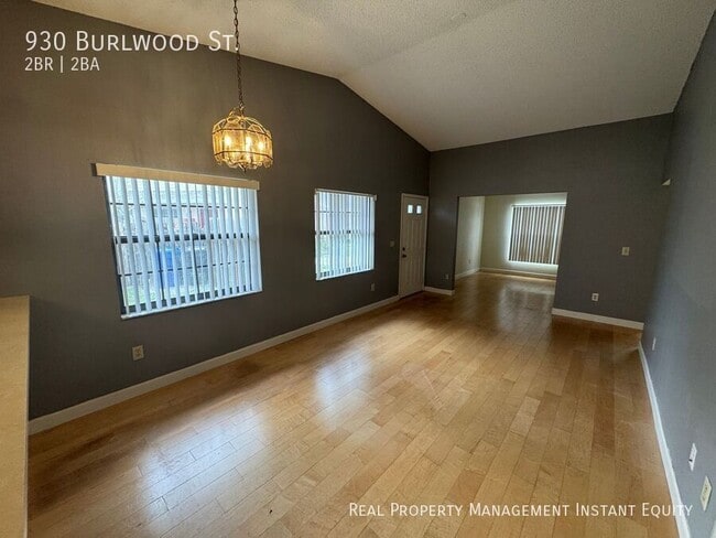 Foto del edificio - 930 Burlwood St