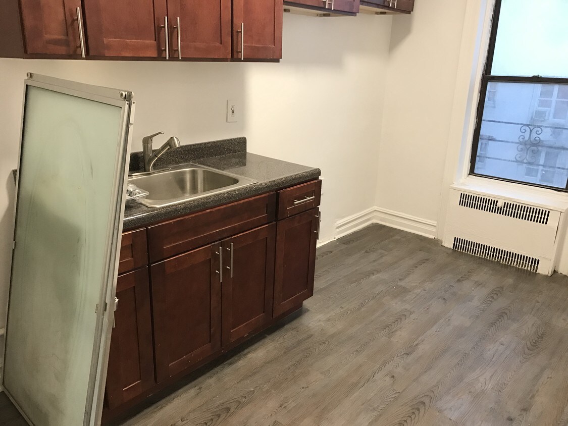 Foto principal - 580 Parkside Ave
