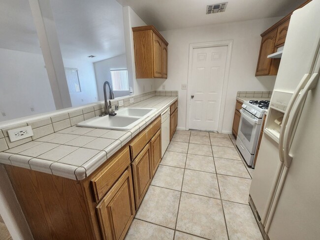 Building Photo - Newly Remodeled 3 Bedroom 2 Bath Home in C...
