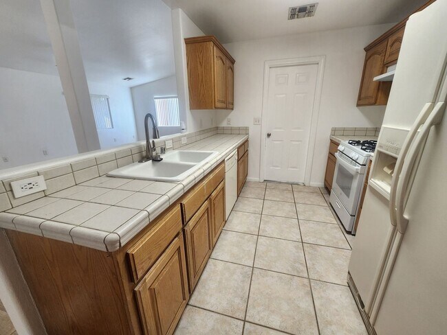 Foto del edificio - Newly Remodeled 3 Bedroom 2 Bath Home in C...