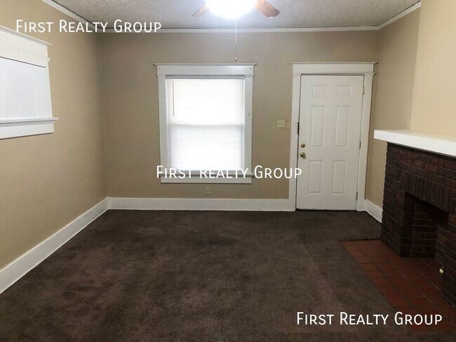 Building Photo - 3 Bedroom Duplex, Move In Ready! Dayton, OH