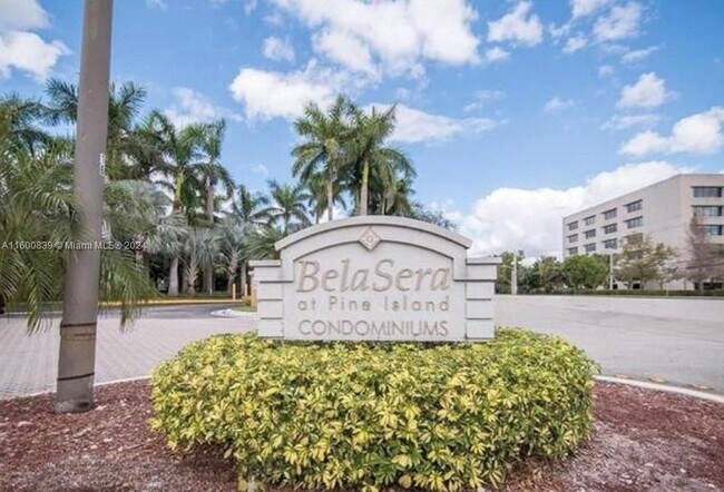 Foto del edificio - 711 N Pine Island Rd