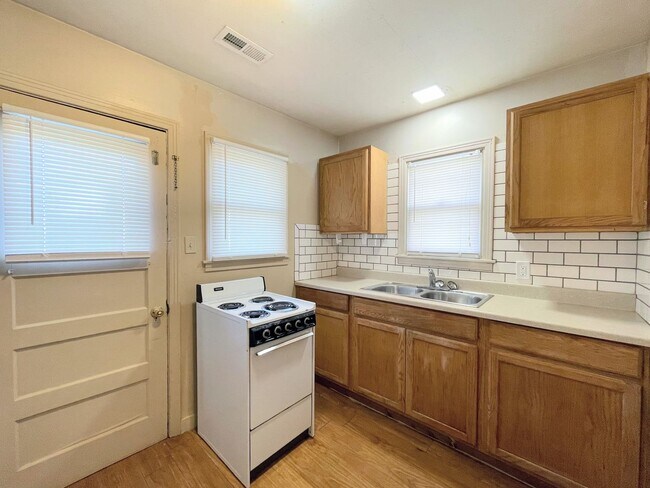 Foto del edificio - Two bedroom home