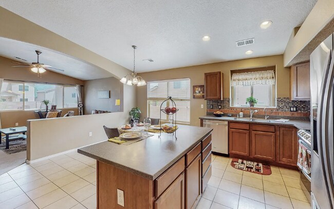 Foto del edificio - 1106 Blue Sage Rd NE