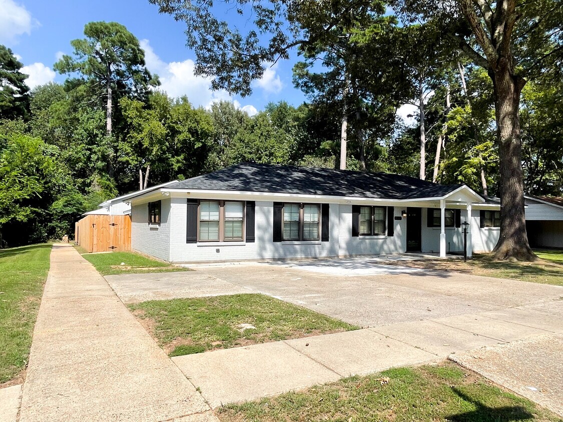 Primary Photo - 8903 Bernay Dr