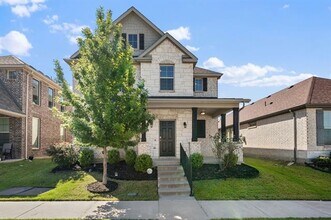 Building Photo - 2093 Almassera Dr
