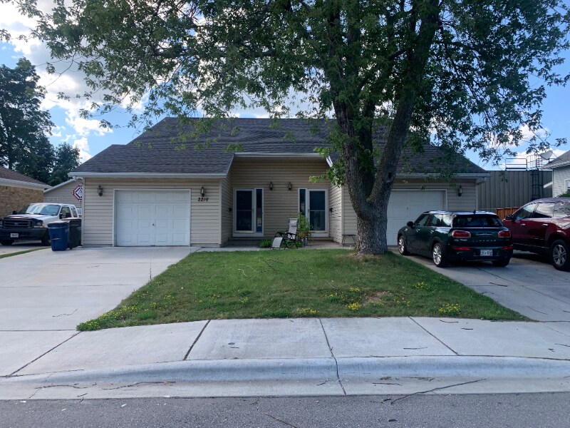 Foto principal - 2216 Woodrow Way