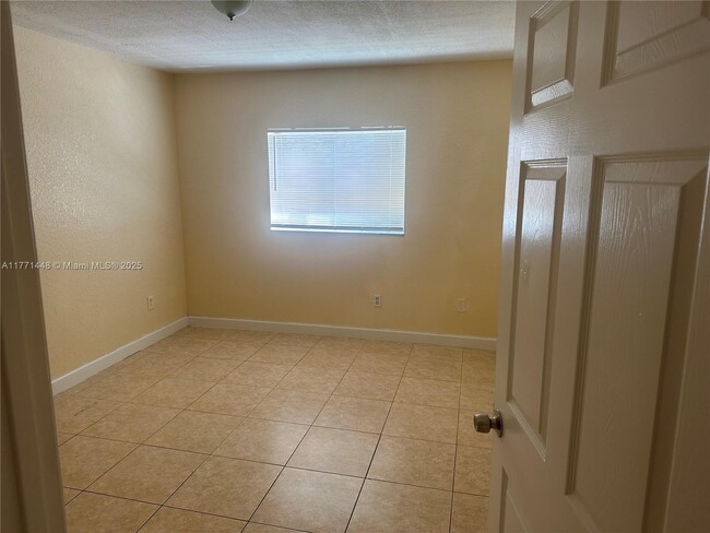 Building Photo - 3670 N 56th Ave