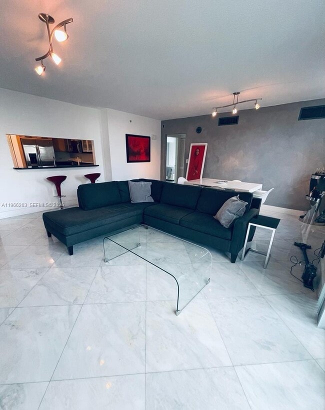 Building Photo - 31 SE 5th St