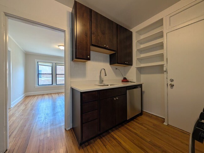 Building Photo - 2714 N Spaulding Ave