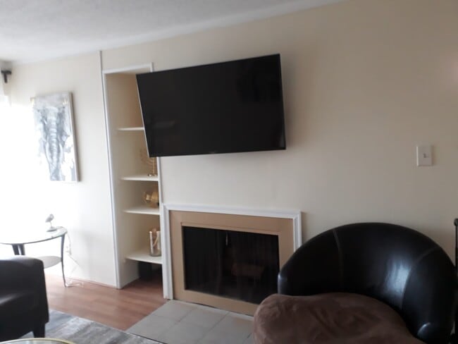 Building Photo - 106 Duvall Ln