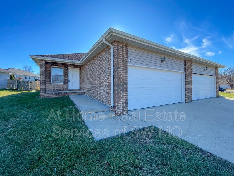 Primary Photo - 112 Bailey Cir