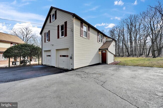 Building Photo - 143 Swopes Valley Rd