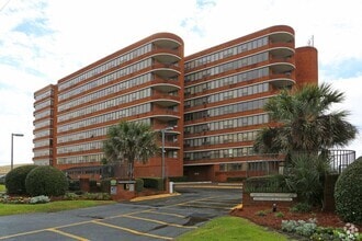 Building Photo - 1100 Wheat St