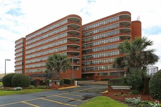 Building Photo - 1100 Wheat St