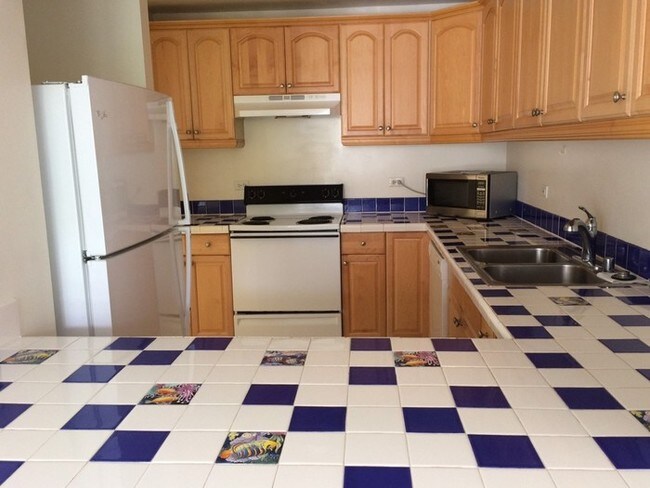 Foto del edificio - Mauna Luan 2BR/2BA/2PK Desirable End Unit