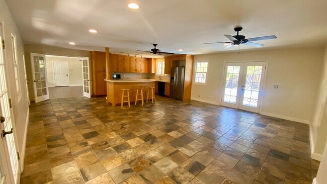 Building Photo - E Komo Mai! Your beautiful Kailua Oasis aw...