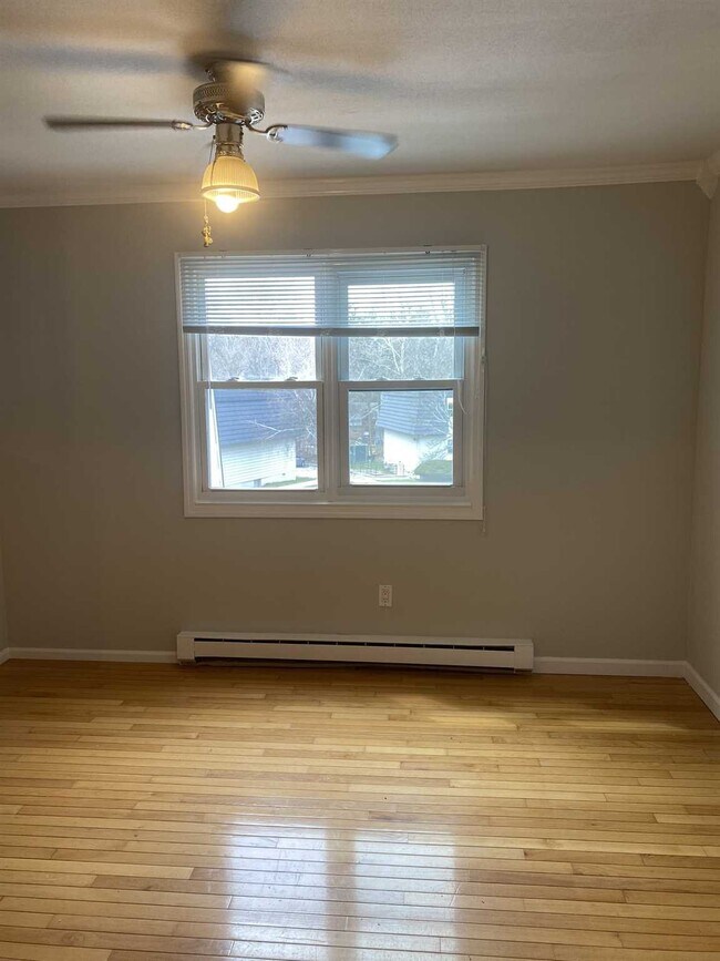 14 White Gate Rd Unit G, Wappingers Falls, NY 12590 Condo for Rent in