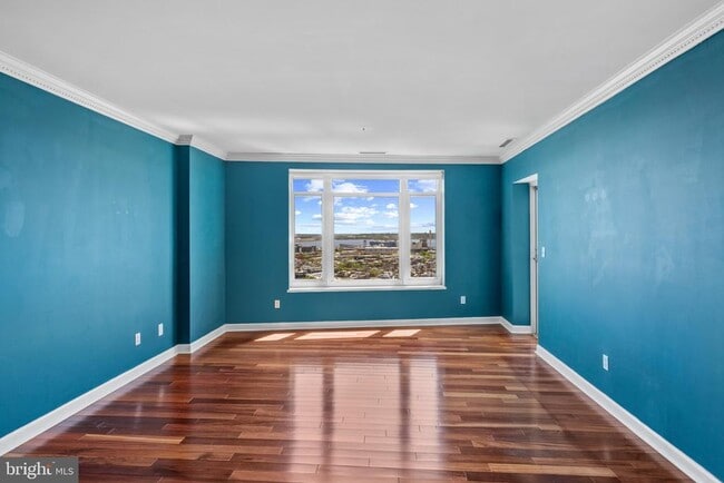 Building Photo - 100 Harborview Dr