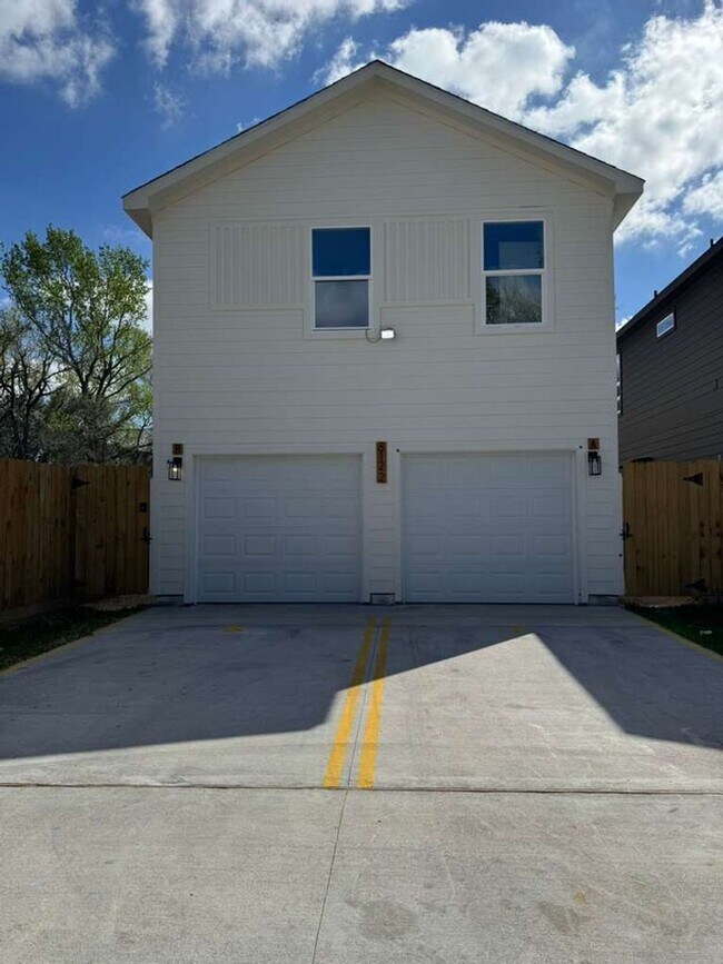 Foto del edificio - ? 3 Bed / 3.5 Bath Duplex – Spacious & Move-In Ready! ?