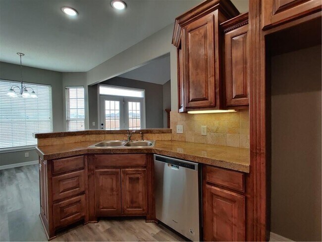 Building Photo - 1030 Harvest St