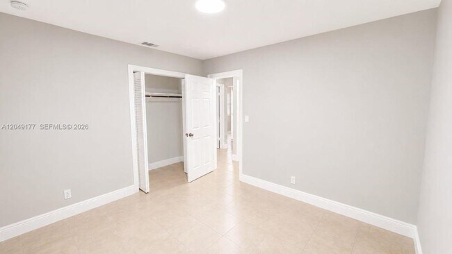 Foto del edificio - 2332 Roosevelt St
