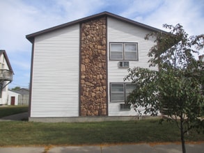 Building Photo - 508 9th St N