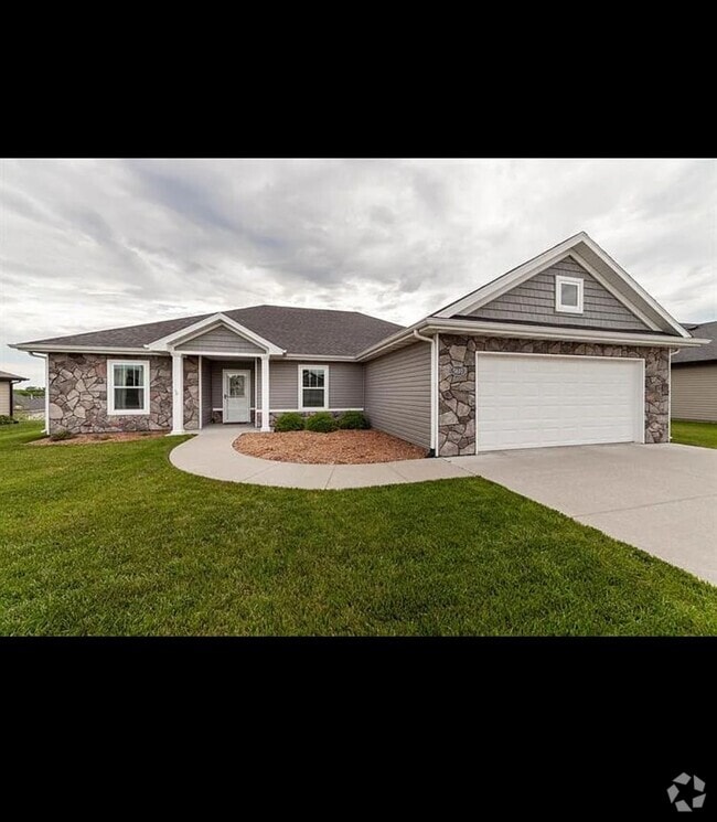 Building Photo - 5610 Abercorn Dr