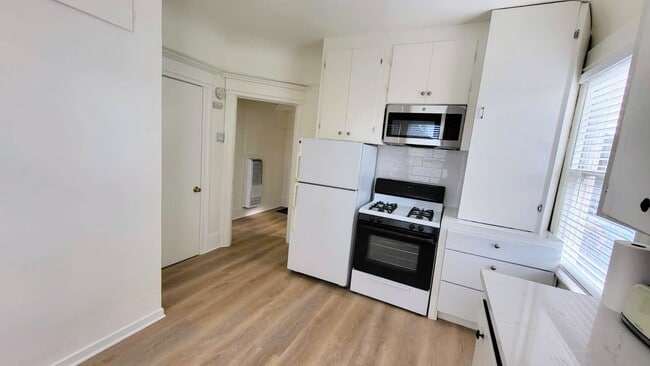 Building Photo - 2112 Ashby Ave