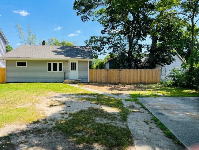 Building Photo - 191 Laurelton Dr