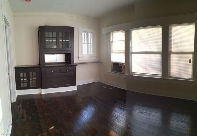 Building Photo - 125 E Courtland Pl