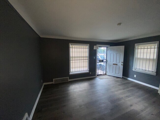 Foto del edificio - 15786 Meyers Rd