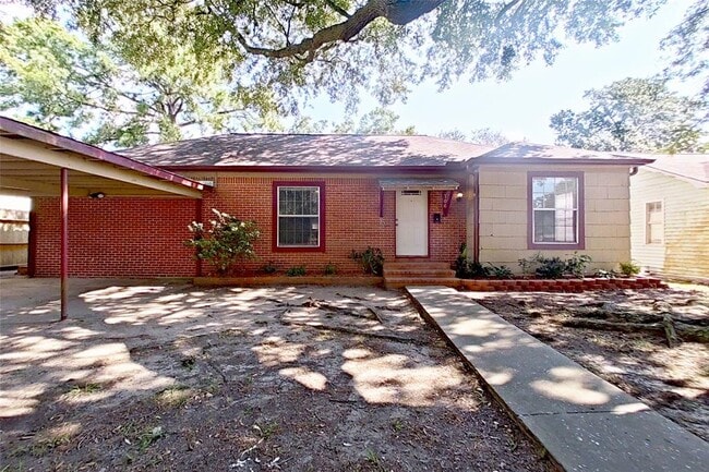 Building Photo - 706 E Gulf St