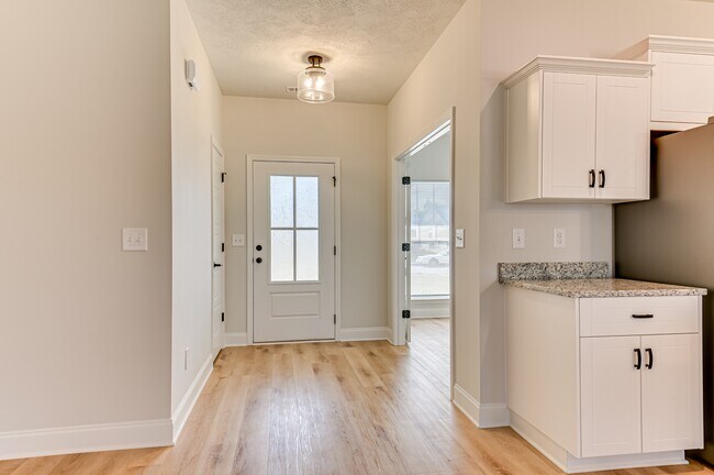 Foto del edificio - 871 Sweet Grass Cir