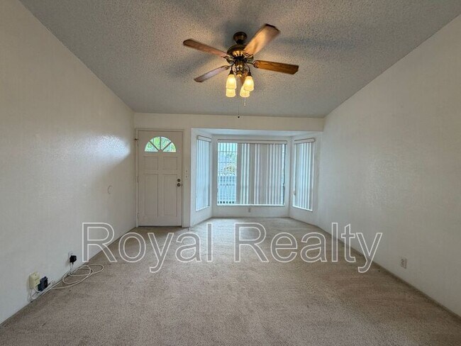 Foto del edificio - 528 Mananai Pl