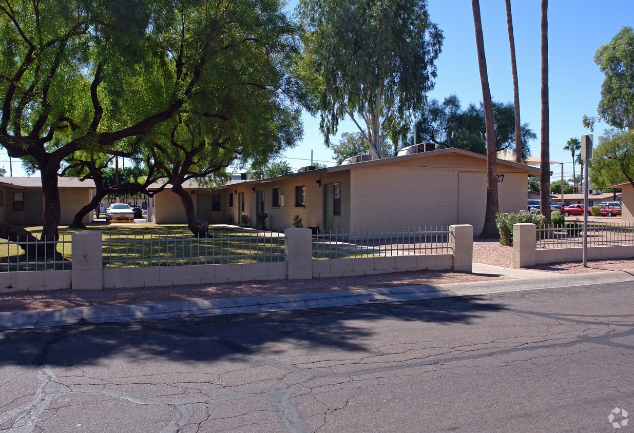 Building Photo - 2523-2527 Aire Libre Ave