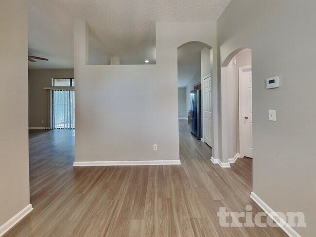 Foto del edificio - 5357 Whitecastle Ct