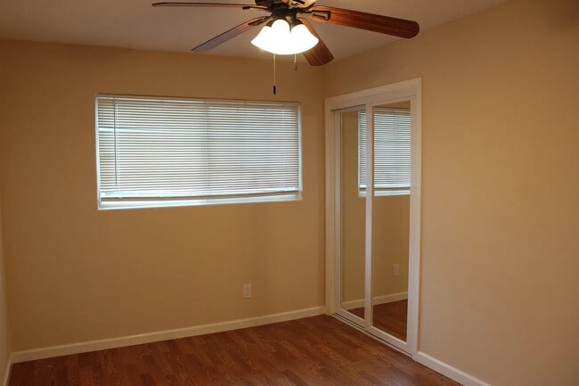 Building Photo - 4649 Mt Armet Dr