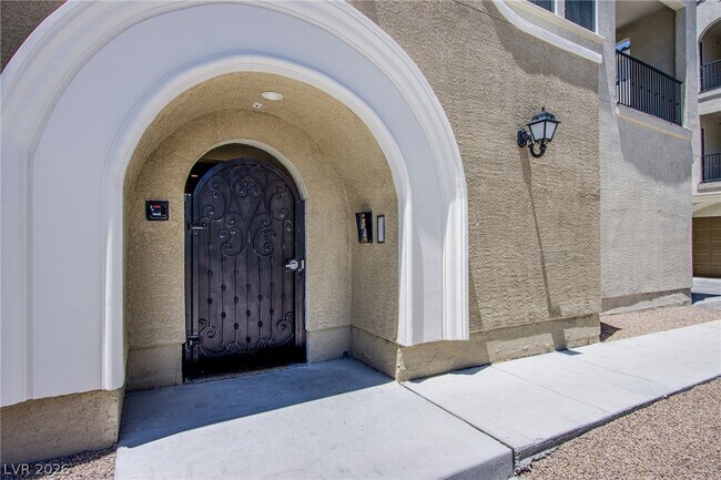 Foto del edificio - 2555 Hampton Rd