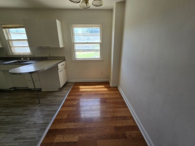 Foto del edificio - $900 - 2 Bedroom 1 Bathroom Townhome