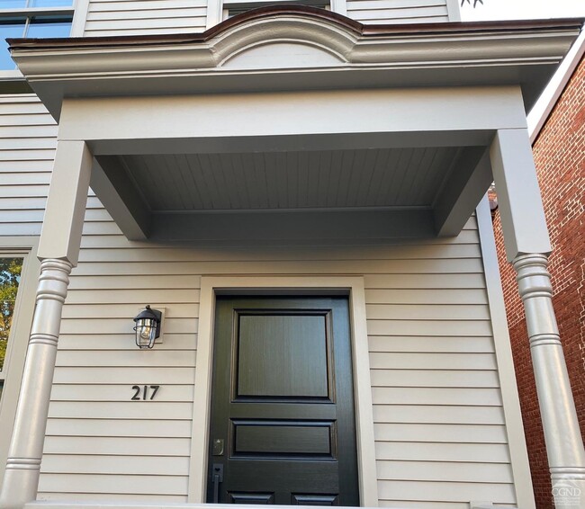 Foto del edificio - 217 Allen St