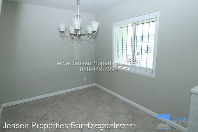 Building Photo - 3 br, 1 bath House - 4650 Hilltop Dr