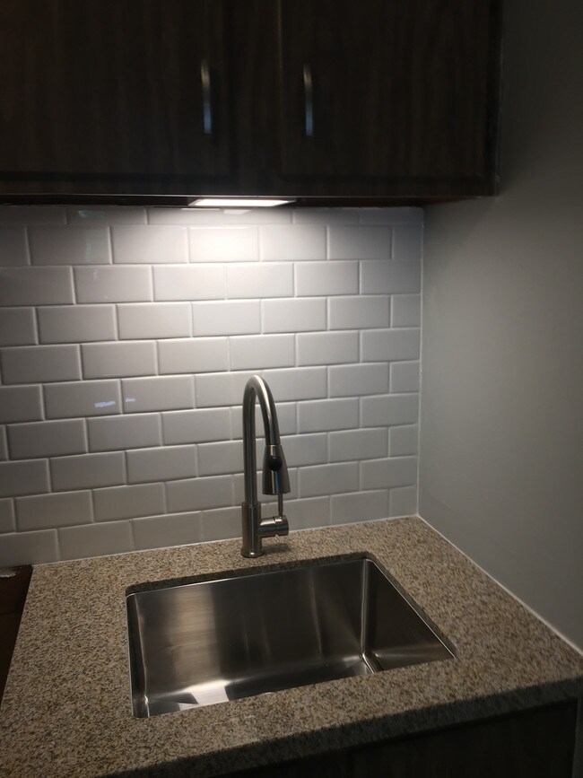 Foto del edificio - 1216 E Dorothy Ln