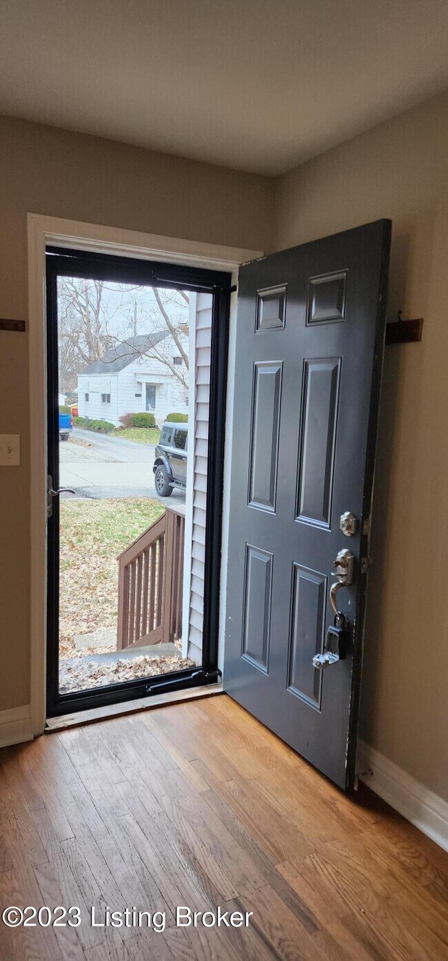 Foto del edificio - 208 Colonial Dr