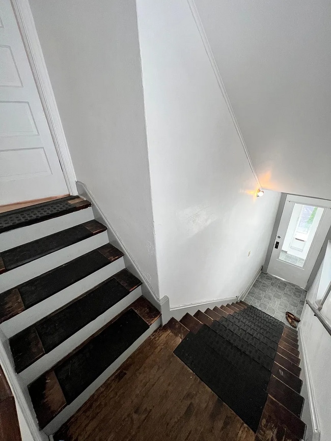 Building Photo - 4813 W 5th St