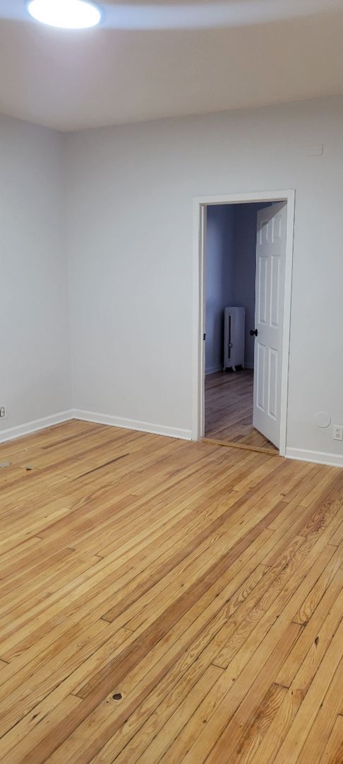 Building Photo - Rare 4 bedroom apartment in Astoria