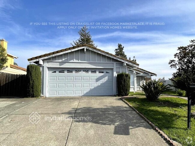 Building Photo - 556 Temple Way