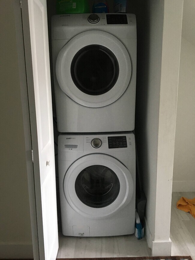 Foto del edificio - Miga Townhomes