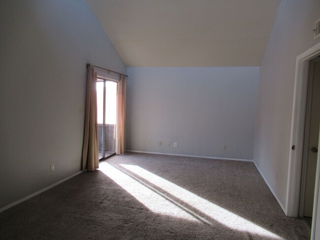 Building Photo - 2 Bedroom / 2 Bath Duplex in Gilbert!