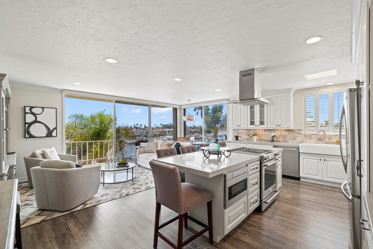 Foto principal - 383 Bay Shore Ave